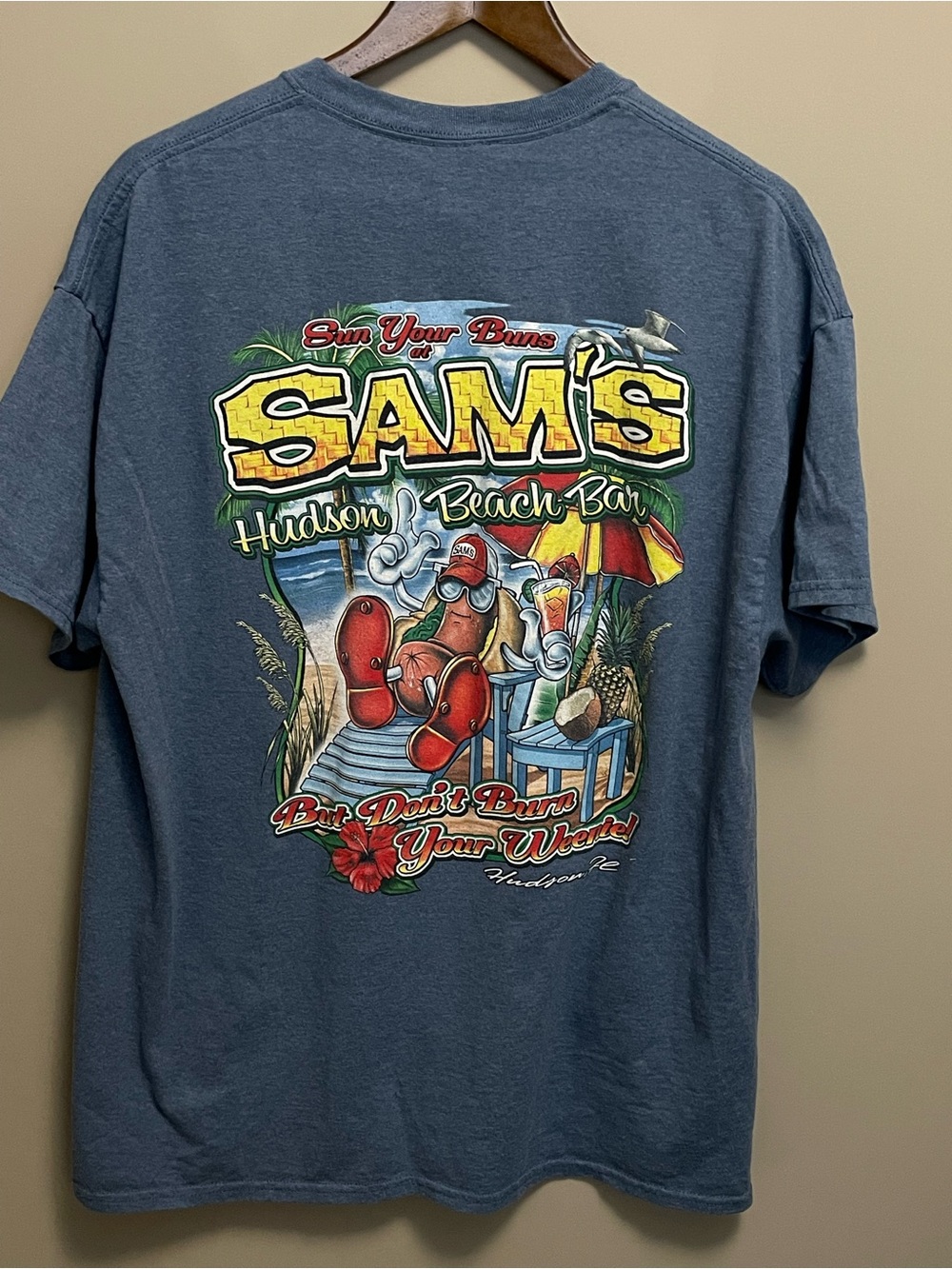 Sam's Hudson Beach Bar Graphic Tee Men’s XL